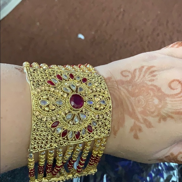 Broad bracelet unique design - Picture 2 of 4